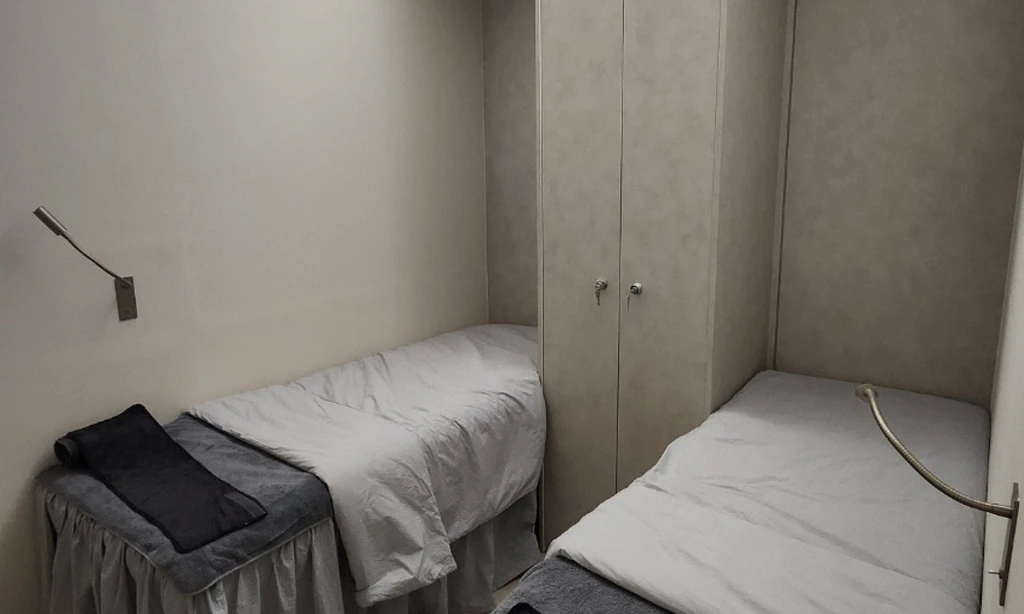 empty image